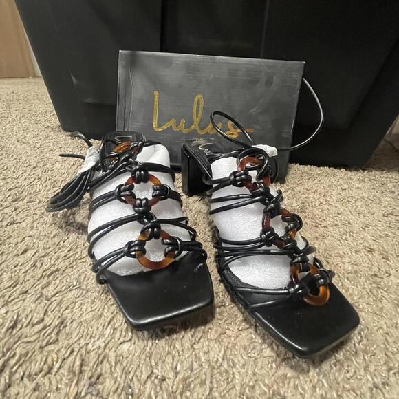Lulus Shoes - Black And Tan Lulus Lace Up